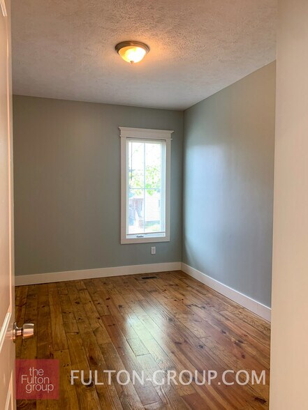 Building Photo - 851 Watson St SW