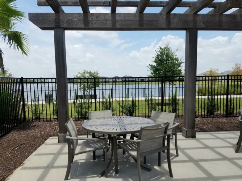 A view of the pond - 2500 Avian Loop