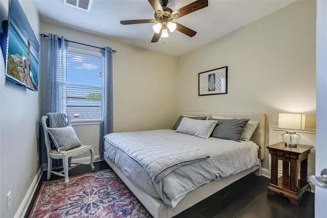 Building Photo - 2516 Amur Dr