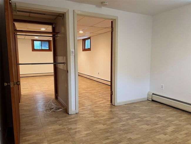 Building Photo - 40 Clunie Ave