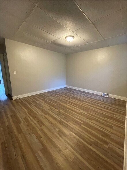 Building Photo - 708 Webster Terrace