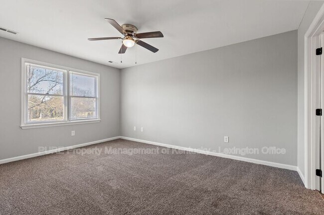 Building Photo - 833 Palomino Ln