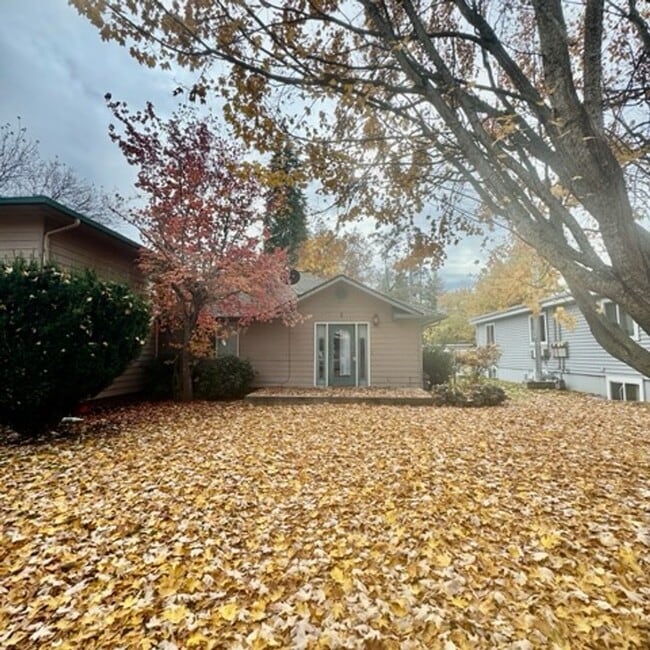 Primary Photo - 522 W Summit Ave