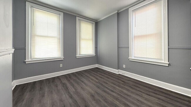 Building Photo - 3740 N Park Ave
