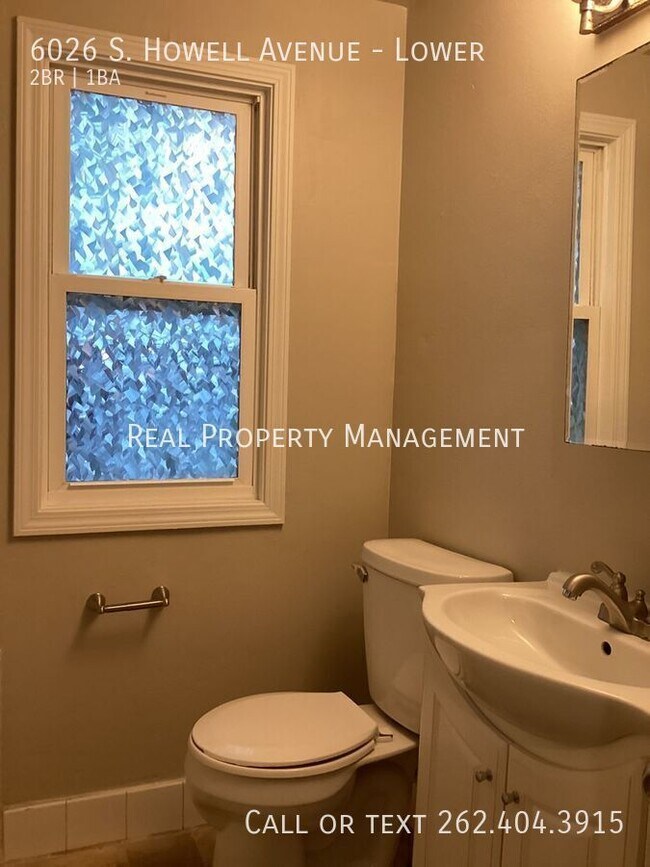 Building Photo - 6026 S Howell Ave