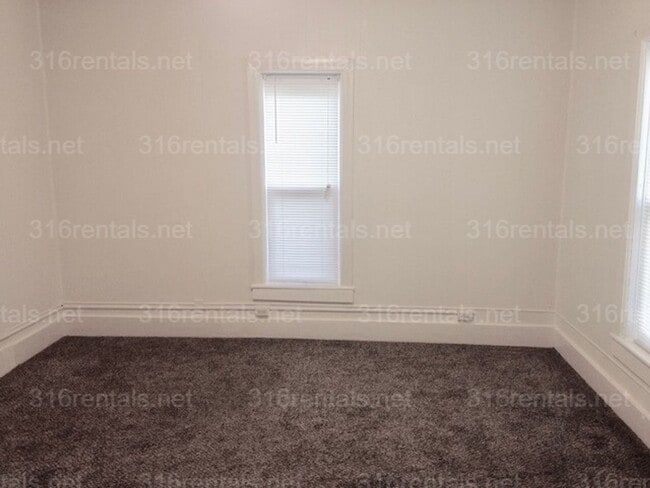 Building Photo - $700 - 1 bed 1 bath - Single Family Home