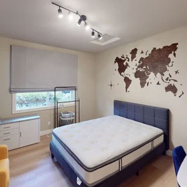 Building Photo - This Shy Creek Neighborhood 4 bed, 3 bath home has abundant space with a functional layout.