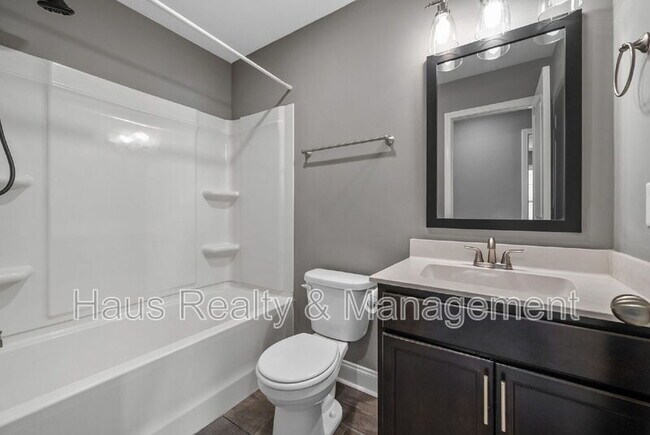 Building Photo - 191 Sambar Dr