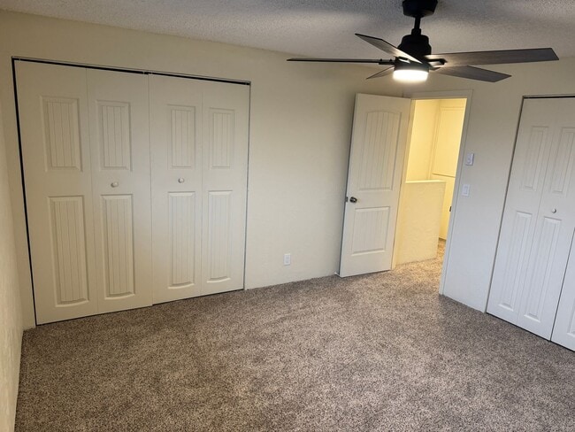 Building Photo - Beautifully updated 2 bedroom 1.5 bath duplex in Springfield!