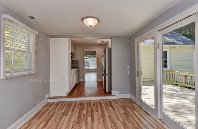 Building Photo - Cottage Home in Plaza Midwood 2Bd/1Bth wit...