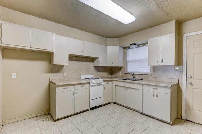 Building Photo - 4172 NW 23rd St