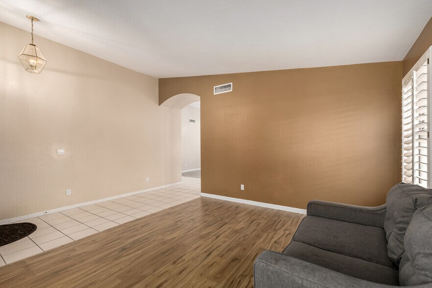 Building Photo - 22016 N 66th Ln