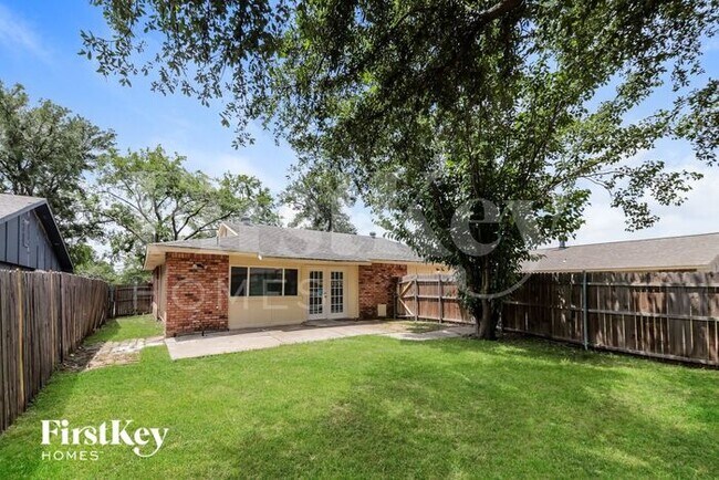 Building Photo - 3317 Kenwood Dr