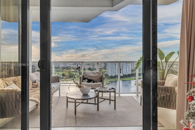 Building Photo - 20281 E Country Club Dr