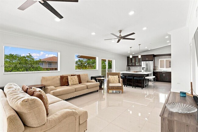 Building Photo - 203 Gulfview Dr
