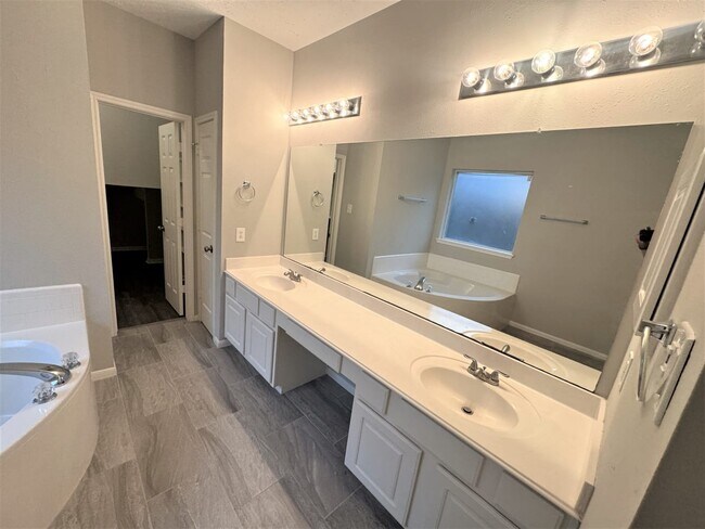 Building Photo - 9723 Haviland Lane