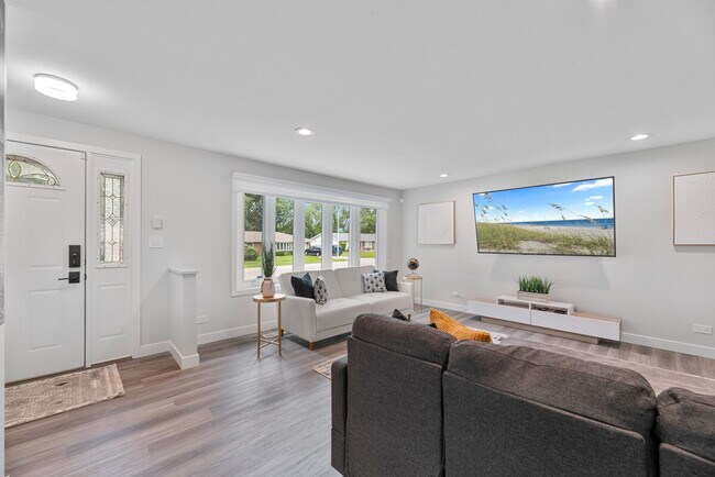 Building Photo - 227 Wakefield Ln