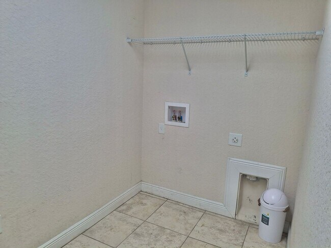 Building Photo - Spacious 4-Bedroom Brick Home in Preserve ...