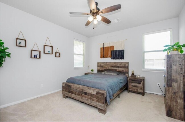 Building Photo - 10406 Mount Winchell Dr