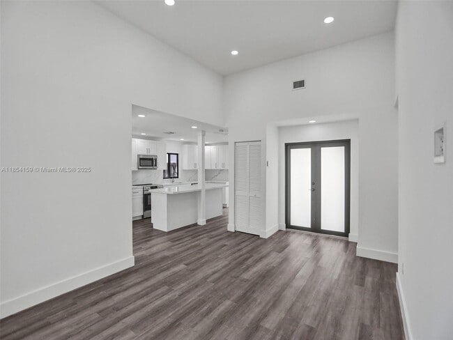 Building Photo - 8906 SW 5th Ln