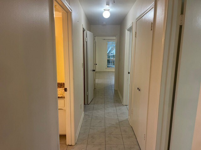 Building Photo - 1006 Walnut Bend Ln