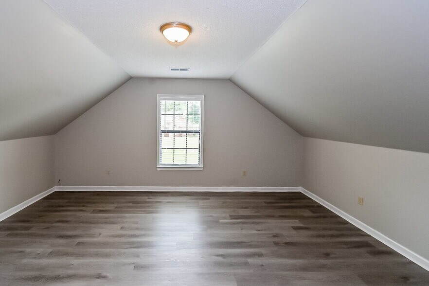 Building Photo - 7190 Pecan Hill Rd
