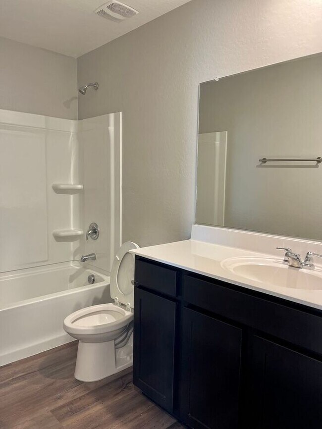 Building Photo - Home in Litchfield Park at Canyon Views! 5bd 3ba! Mountain Views!