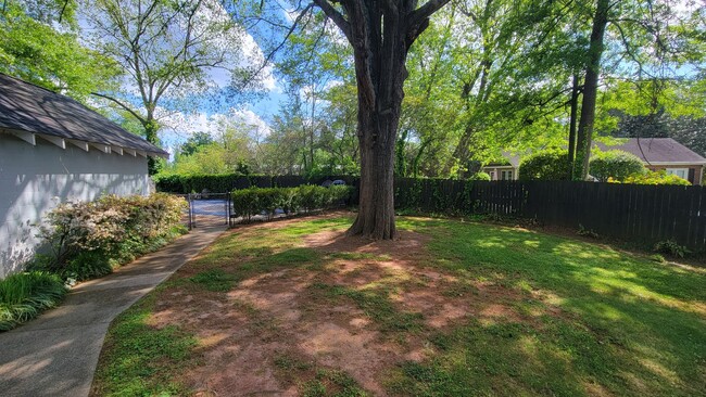 Building Photo - 2 Bed, 2 Bath Furnished Home in Greenville...