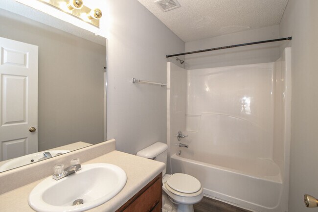 Building Photo - 145 Darlene Dr