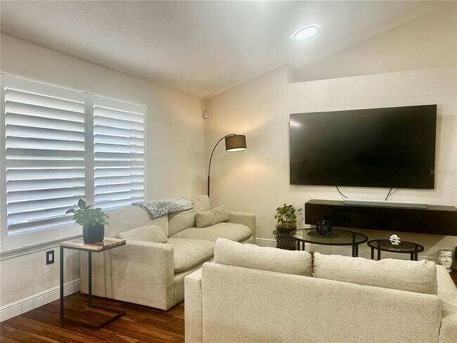 Building Photo - 6248 SW 48th Ave