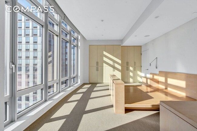 Building Photo - 2 N 5th St