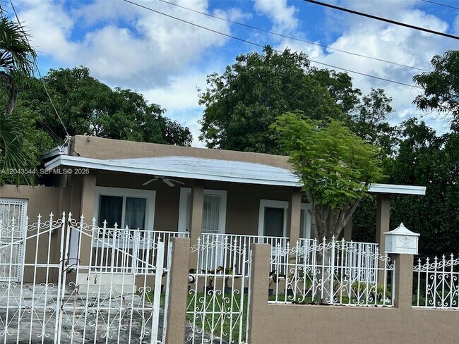Building Photo - 261 NW 49th St