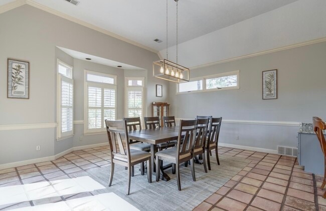 Building Photo - 2587 Park Creek Cove S