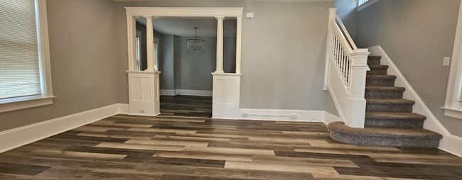 Building Photo - 4 BD 1.5 BA