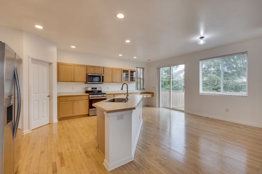 Building Photo - Beautiful 5 bedroom home in Tuscany at Lakeland Hills!