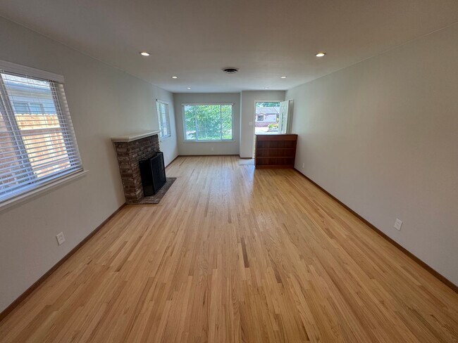 Building Photo - 1539/41 Gary Way