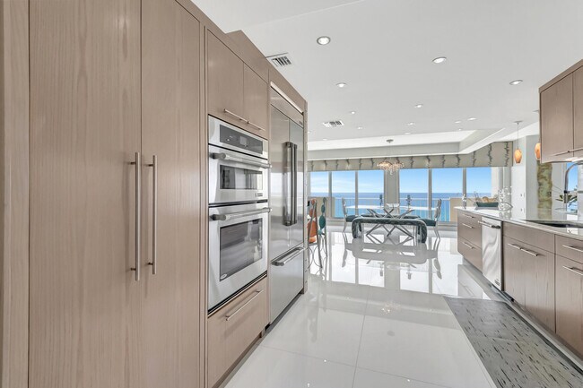 Building Photo - 4301 N Ocean Blvd