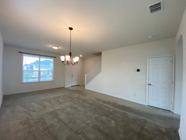 Building Photo - EDGEBROOK