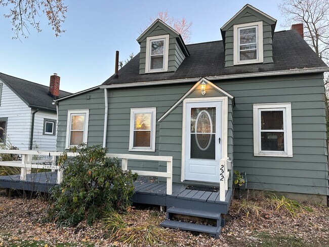 Building Photo - 222 W Union St