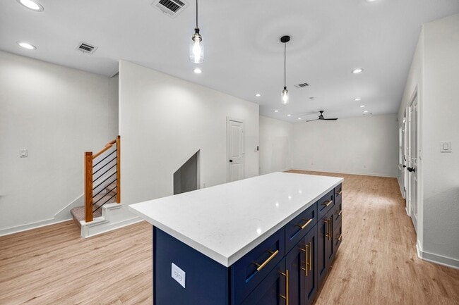 Building Photo - 5700 Elysian St