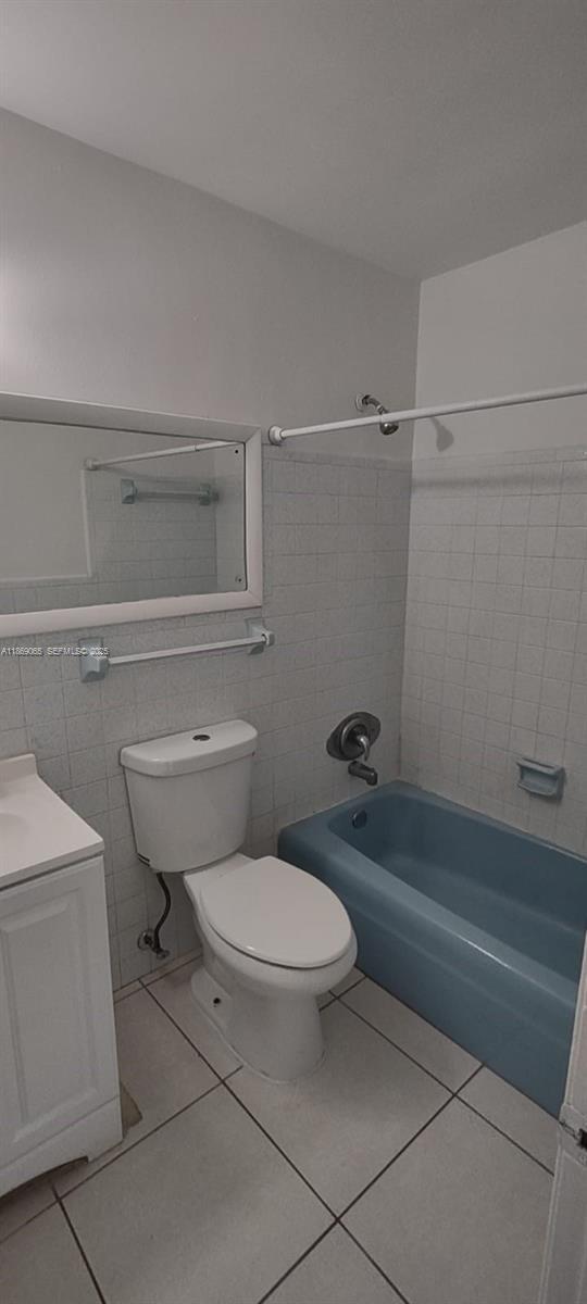 Building Photo - 230 NE 40th St