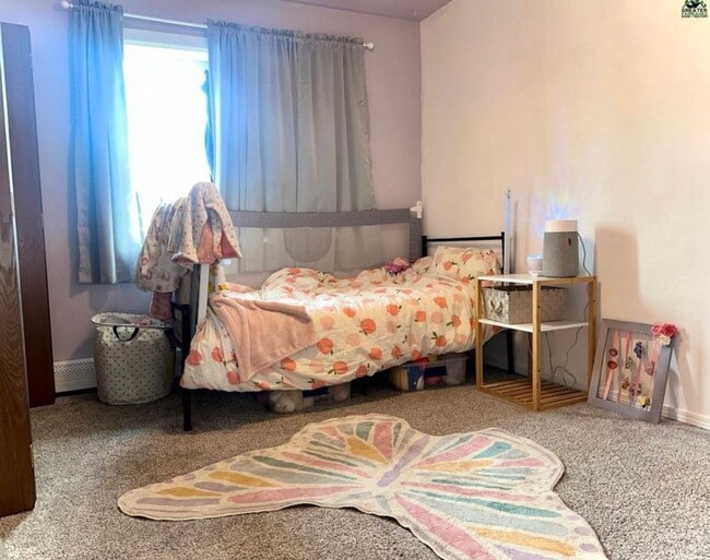 Building Photo - 4-Bedroom Fairbanks Home with Garage, Deck...