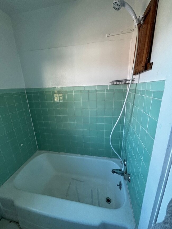 Building Photo - 1br 1ba house!