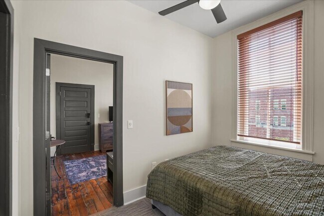 Building Photo - 127 W Evans St