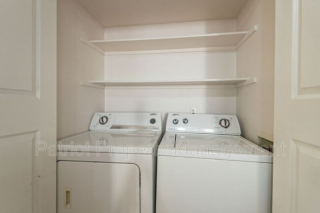 Building Photo - 1331 W Baseline Rd