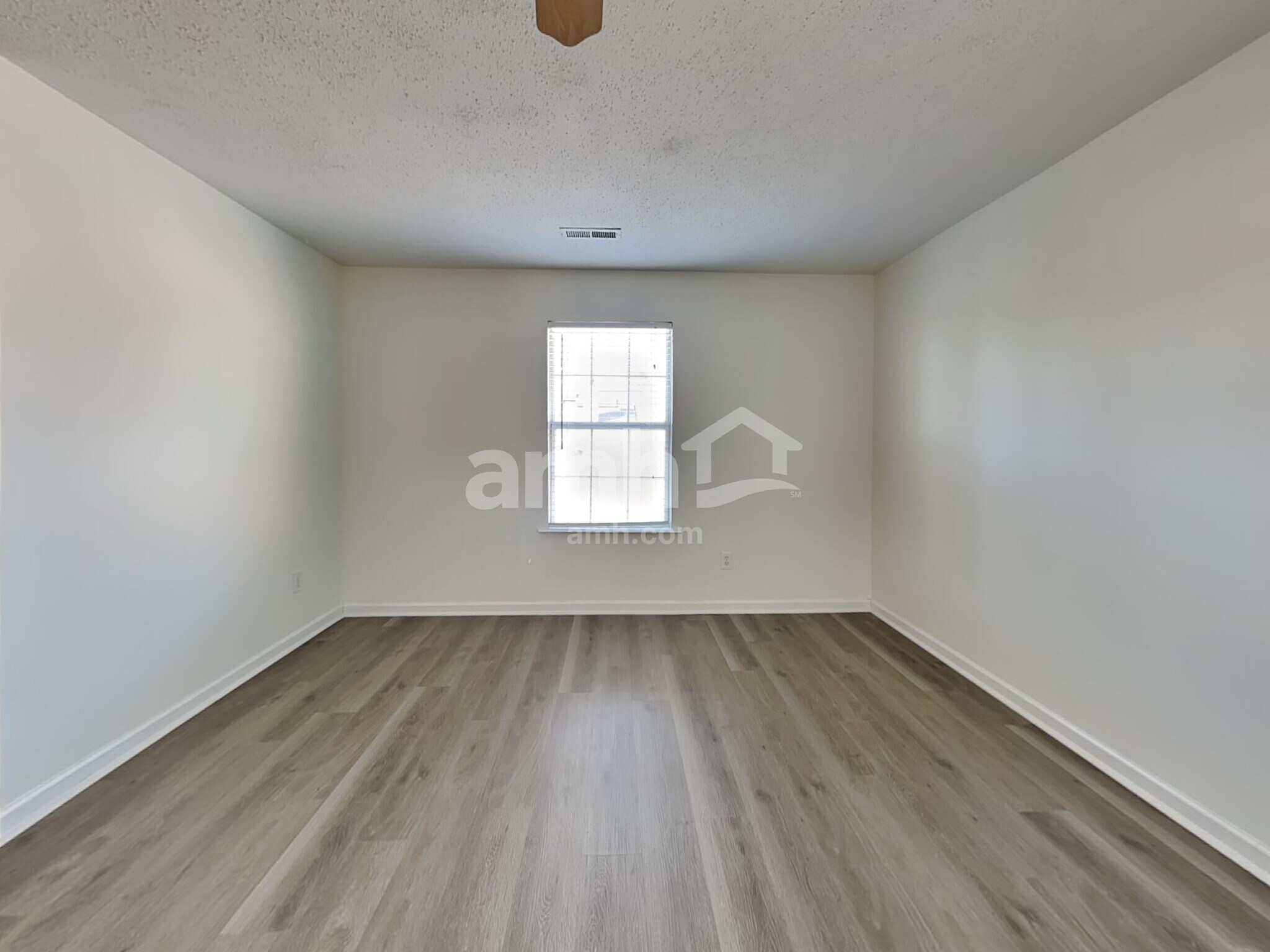 Building Photo - 611 Westbury Way