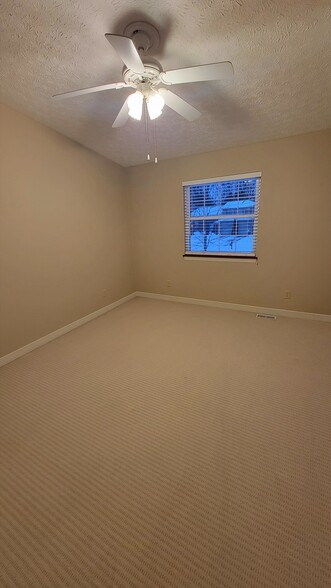 Building Photo - 2158 Kenyon St. N.E.