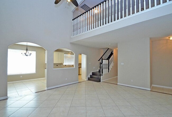 Building Photo - 523 Crestridge Dr