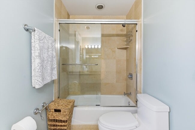 Building Photo - 395 Scott St