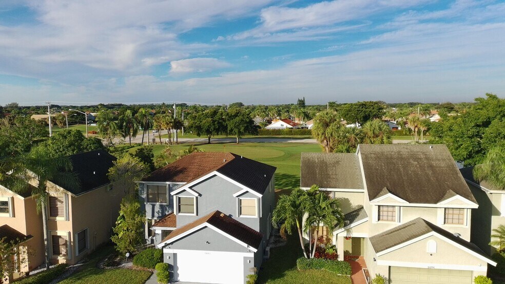 Building Photo - 5885 Northpointe Ln